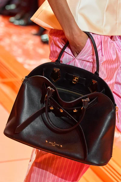 Look 35